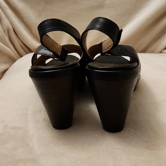 Naturalizer Women's Black Peep Toe Sling Back Sandal - Picture 8 of 8